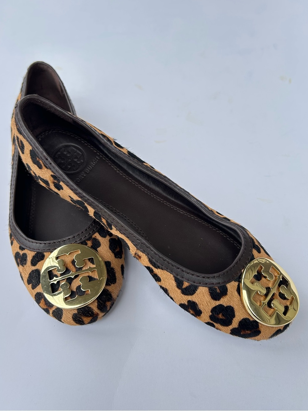 TORY BURCH ‘Reva’ Leopard Calf Hair Classic Ballet Flats-Size 5